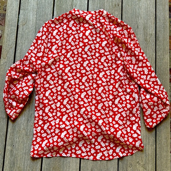 NWT Women’s All In Favor Red Floral V Neck Blouse size s - Picture 6 of 11